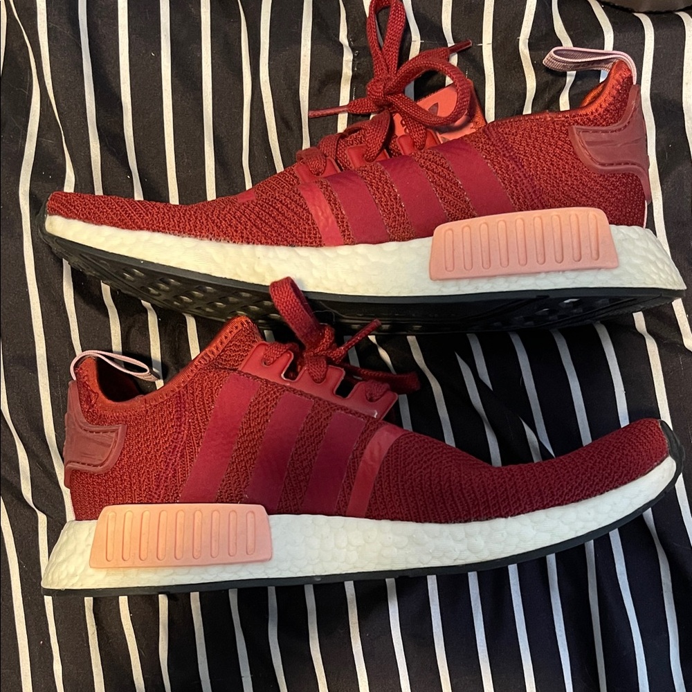 adidas nmd Low-Top Sneakers in Burgundy with Pink Details - Picture 4 of 5
